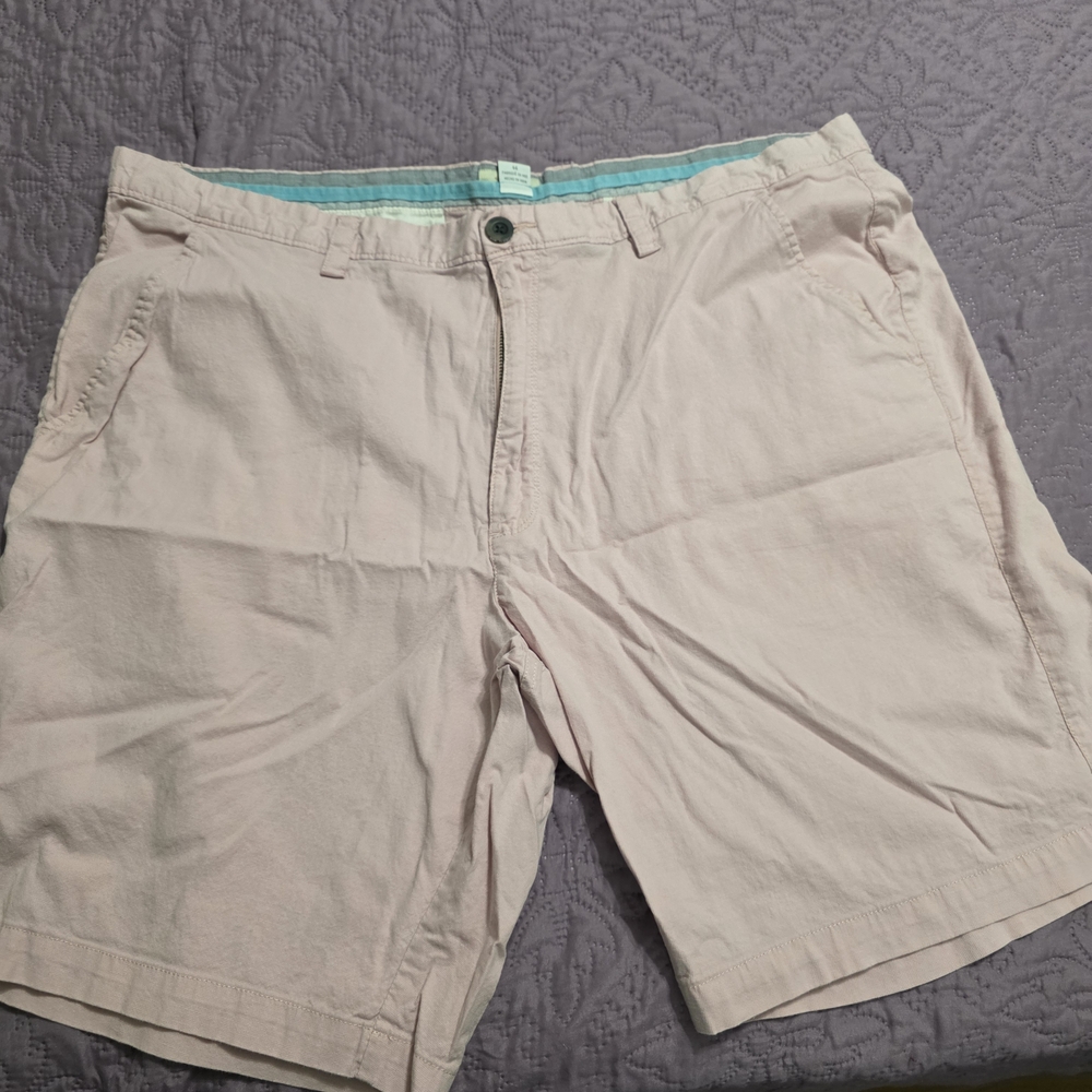 Men's Flat-Front Light Pink Cotton Shorts